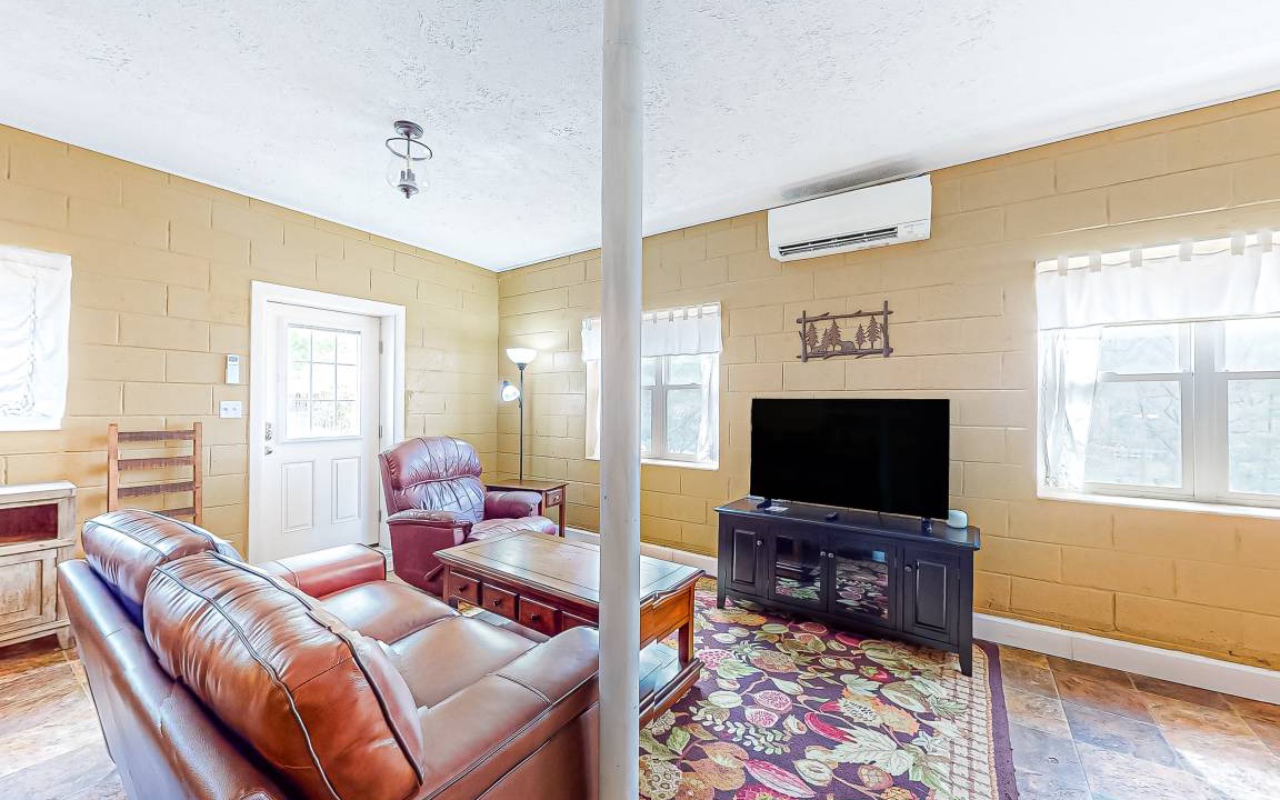 Photo of Livingroom in Waynesville