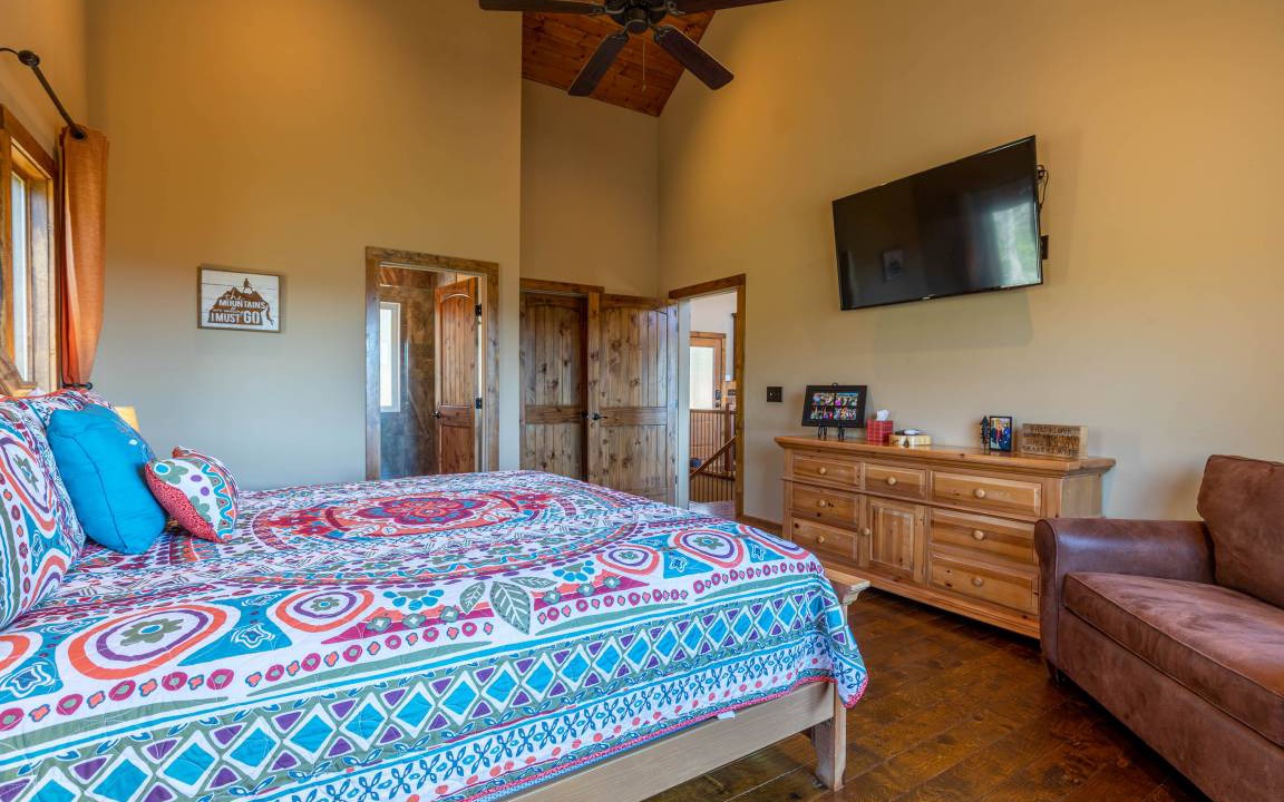 Photo of Bedroom in Lenoir