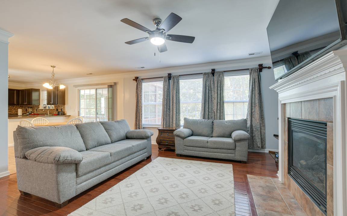 Photo of Livingroom in Northeast Raleigh