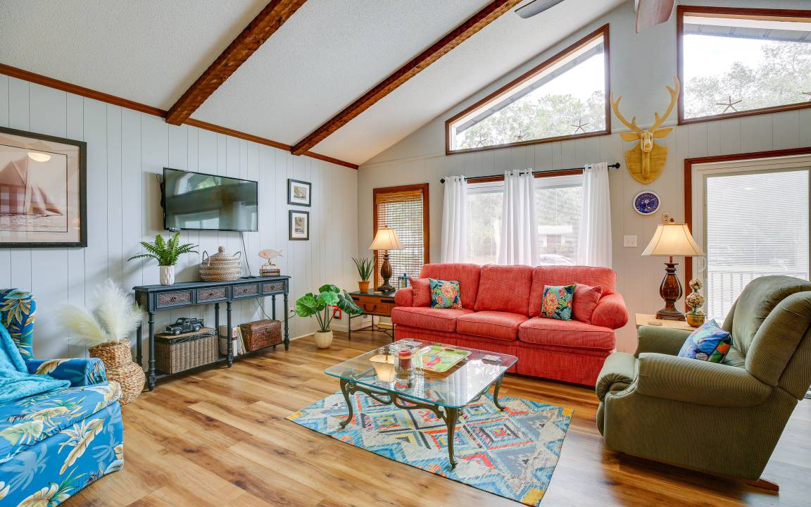 Photo of Livingroom in Tranquil Harbour
