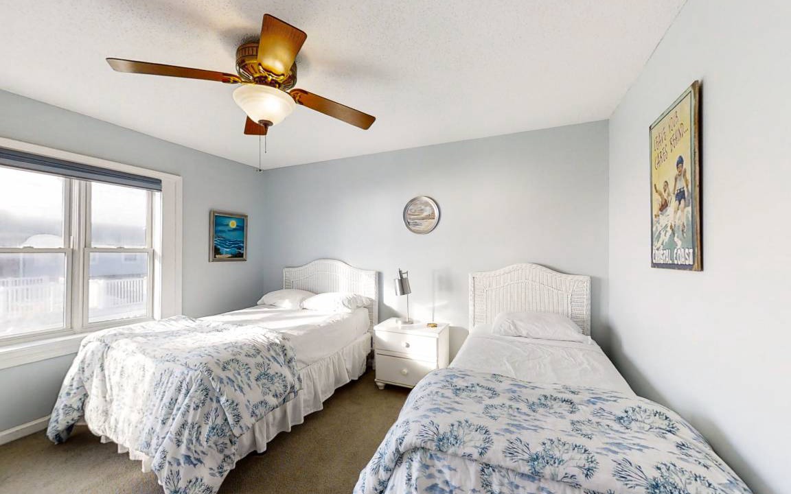 Photo of Others in Pine Knoll Shores