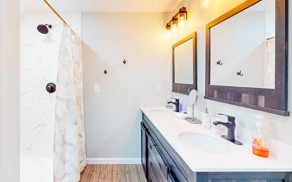 Photo of Bathroom in Pineola