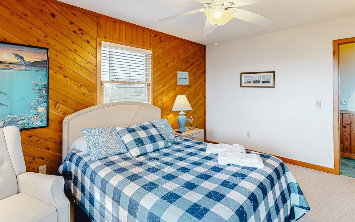 Photo of Bedroom in Waves