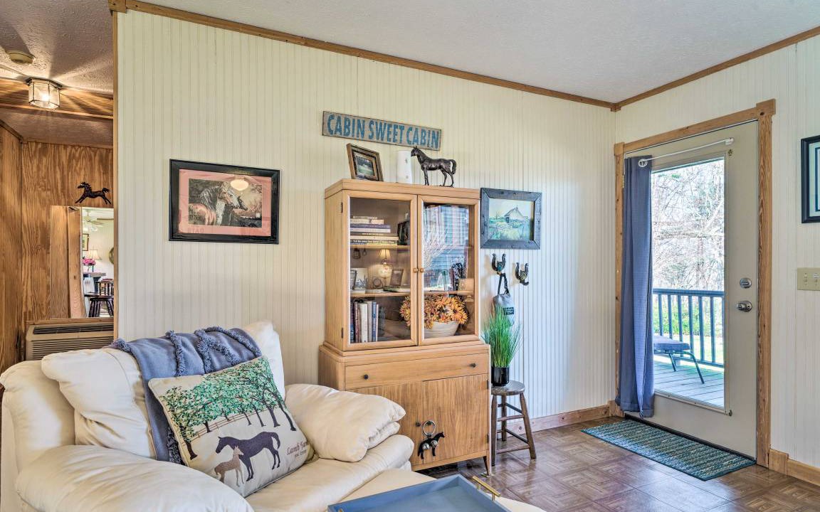 Photo of Livingroom in Morganton
