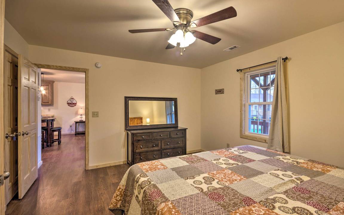 Photo of Bedroom in Cherokee