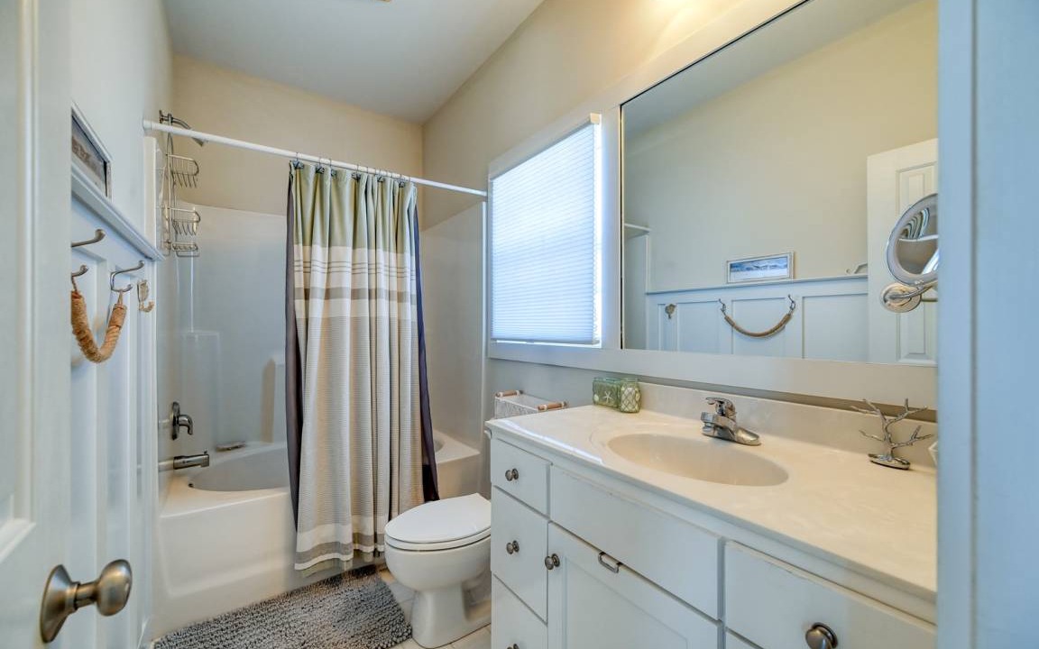 Photo of Bathroom in North Topsail Beach
