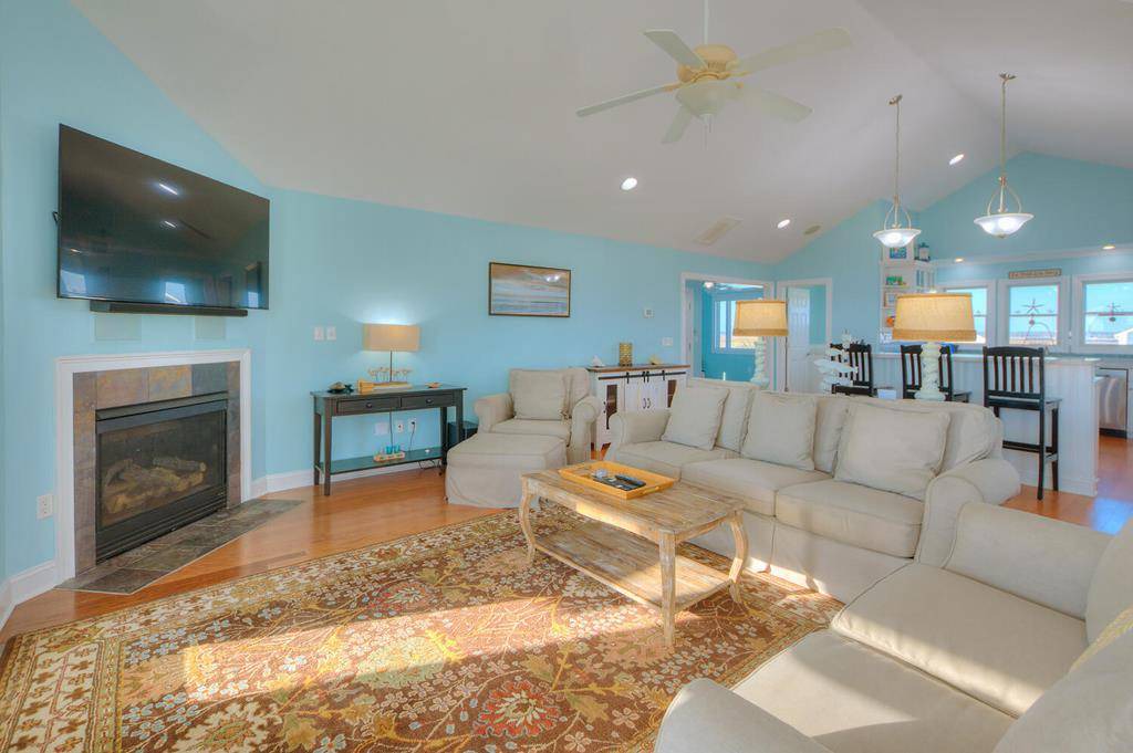Photo of Livingroom in Caswell Beach