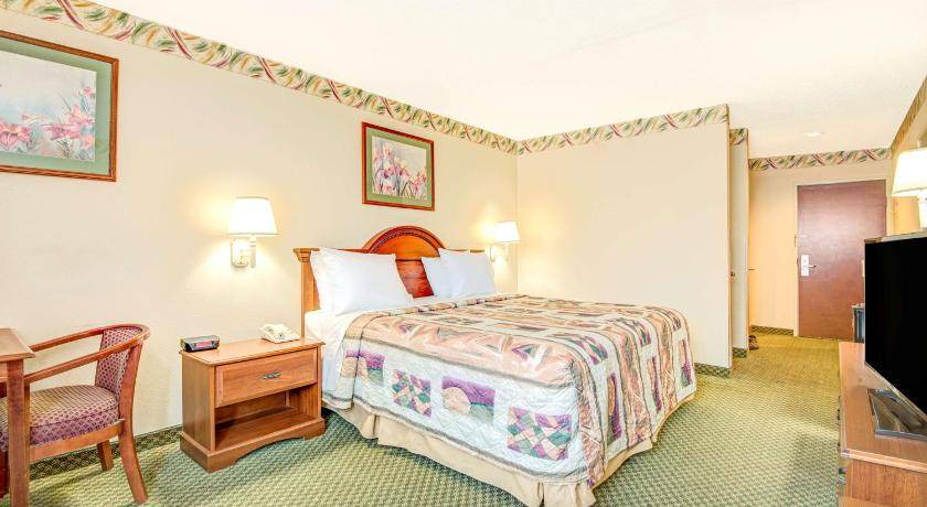 Photo of Bedroom in Louisburg