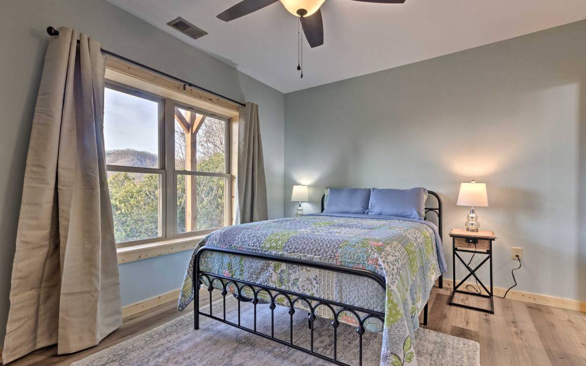 Photo of Bedroom in Bryson City