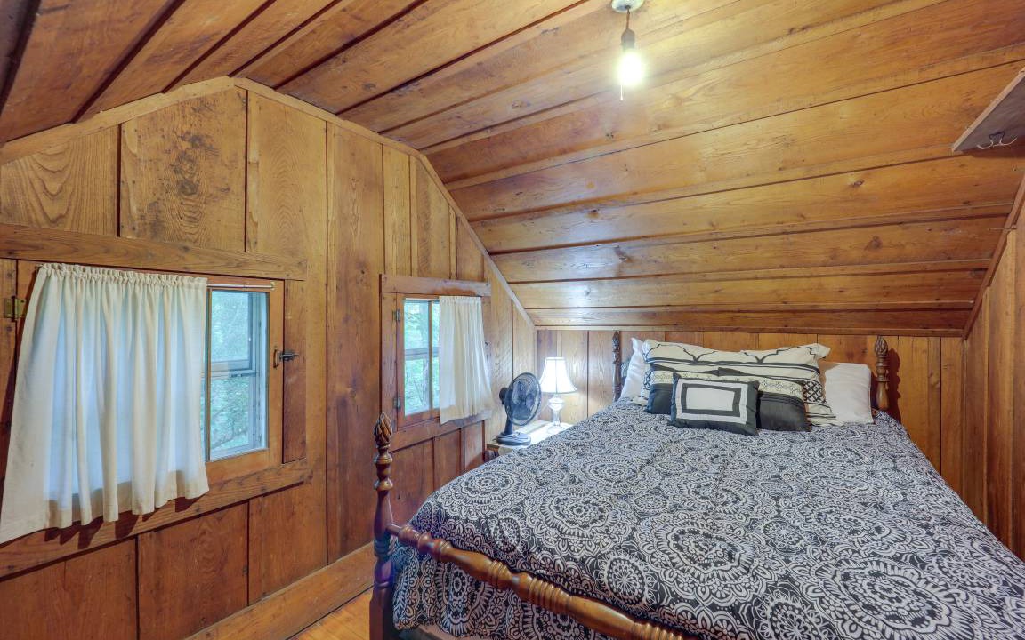Photo of Bedroom in Linville Falls