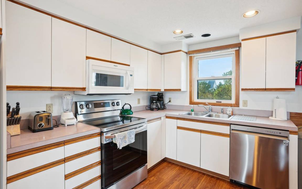 Photo of Kitchen in Whalehead Beach