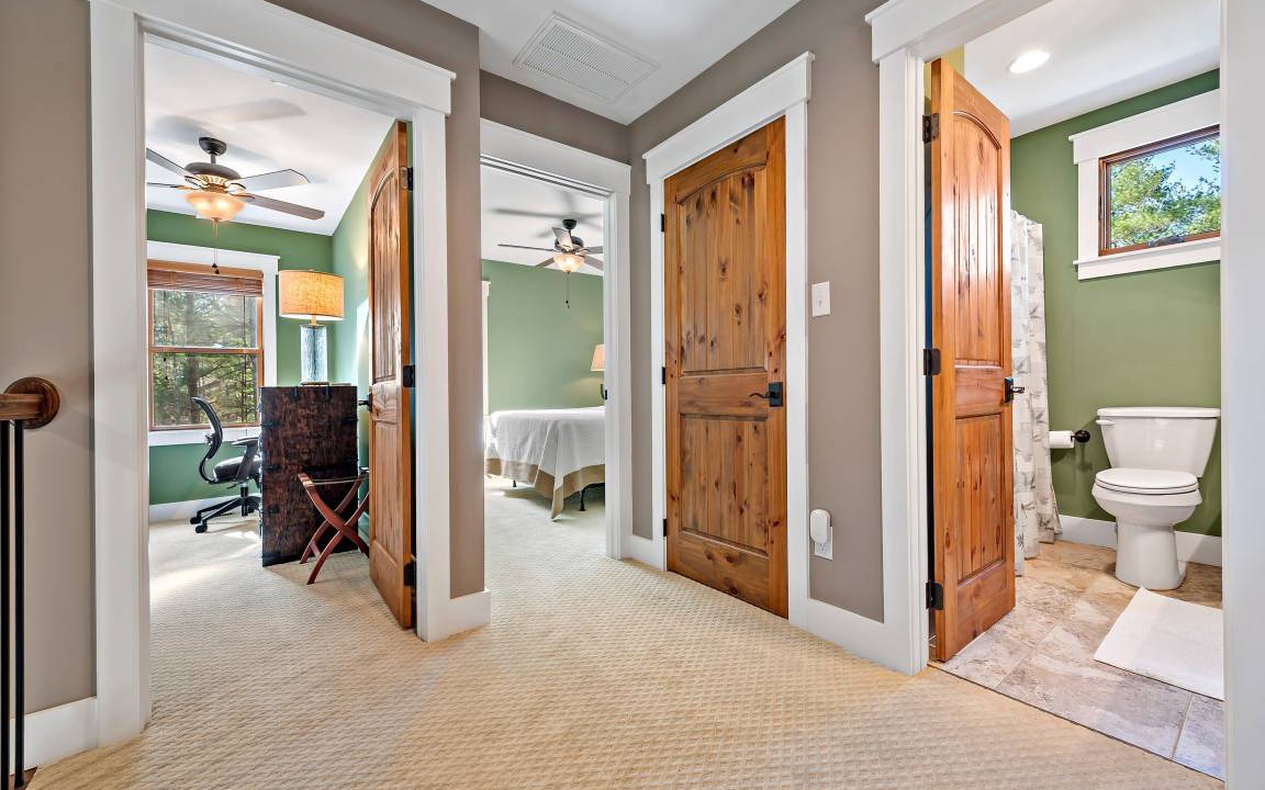 Photo of Bathroom in Nebo