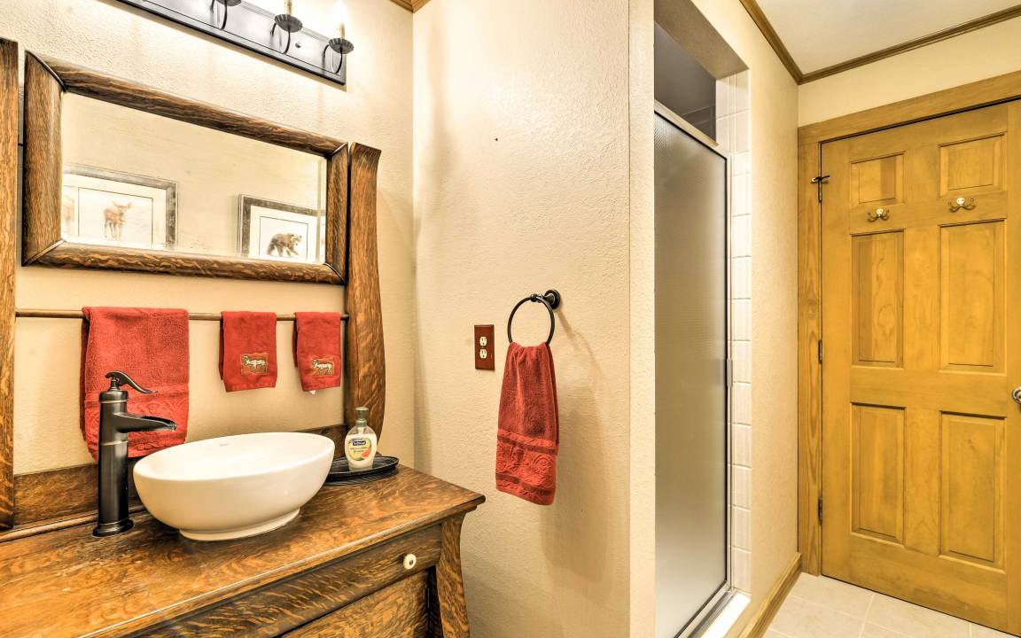 Photo of Bathroom in Black Mountain