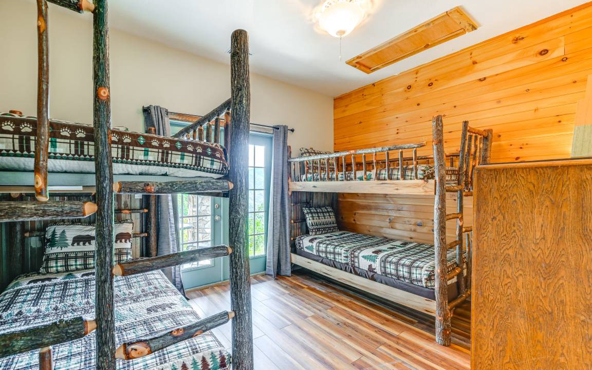 Photo of Bedroom in Bryson City