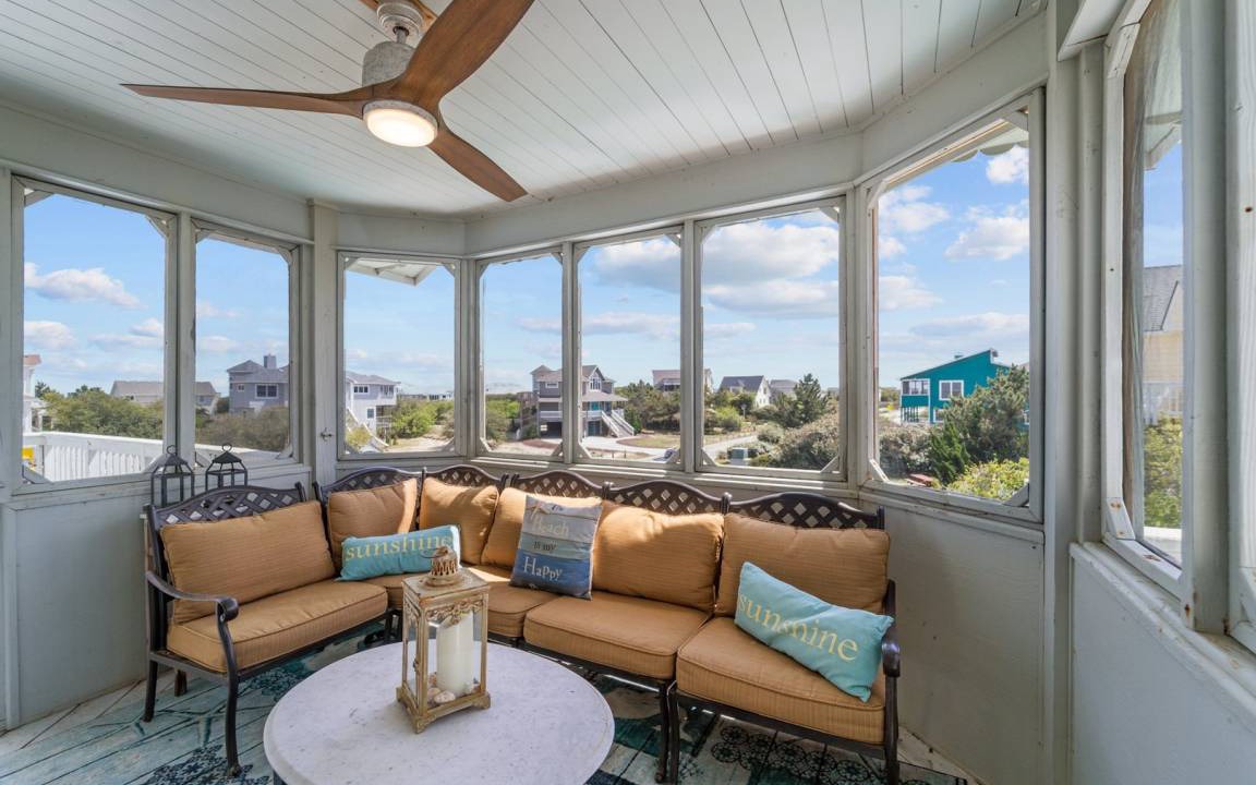 Photo of Patio Balcony in Whalehead Beach