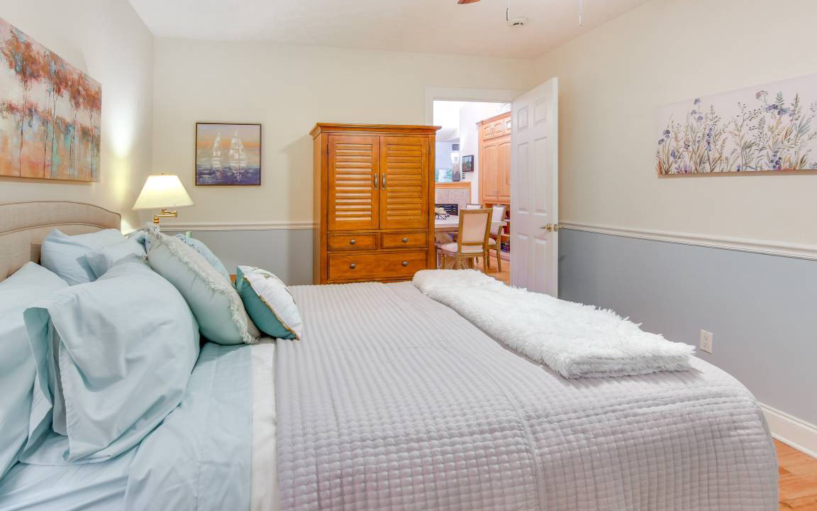 Photo of Bedroom in Hendersonville