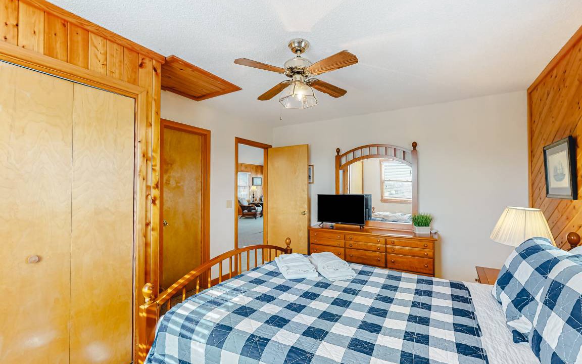 Photo of Bedroom in Waves