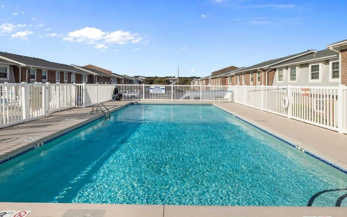 Photo of Others in Pine Knoll Shores