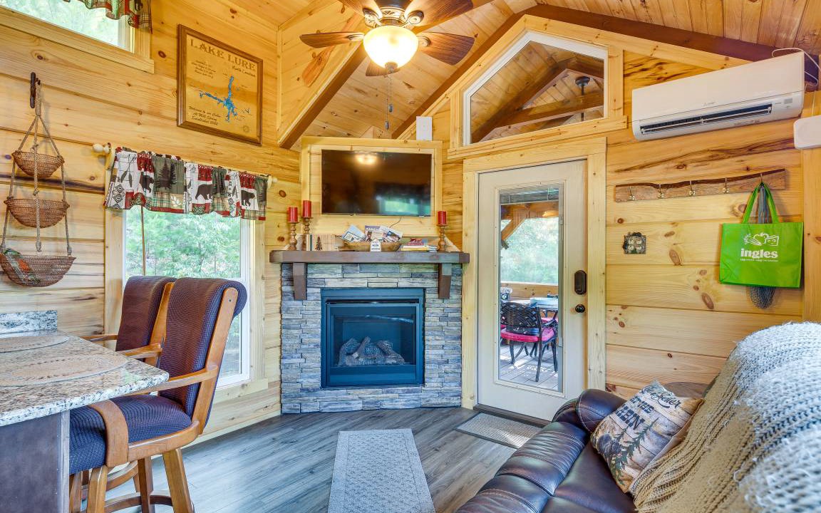 Photo of Livingroom in Mill Spring
