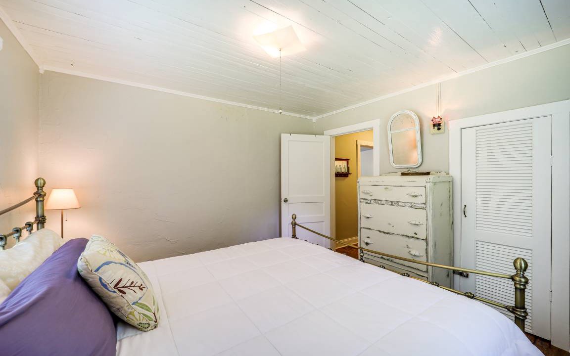 Photo of Bedroom in Bakersville