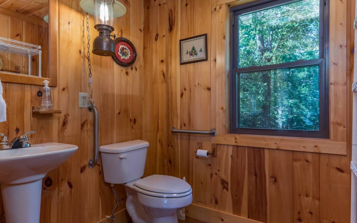 Photo of Bathroom in Lynn