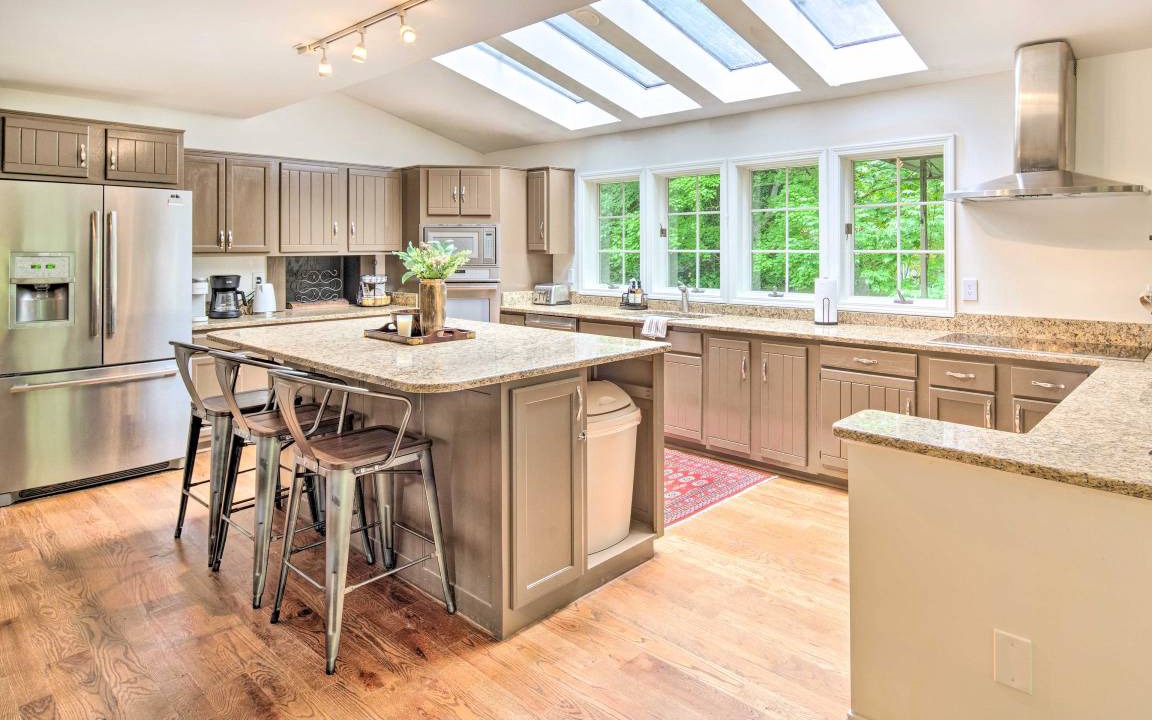 Photo of Kitchen in Chimney Rock