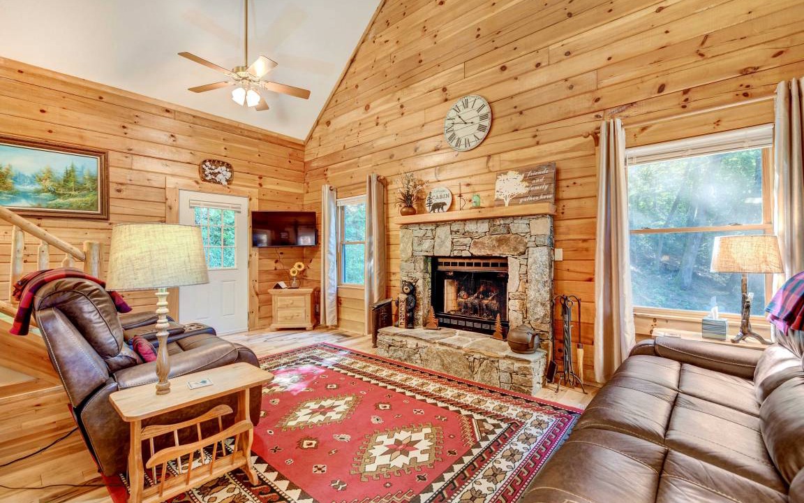 Photo of Livingroom in Waynesville