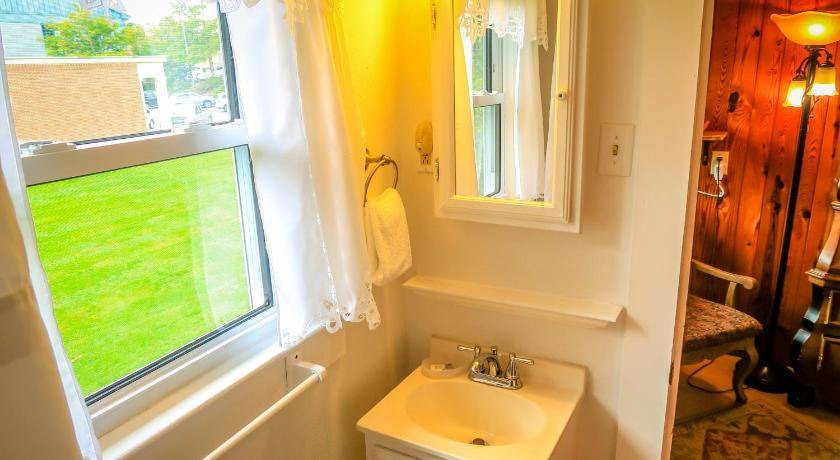 Photo of Bathroom in Blowing Rock