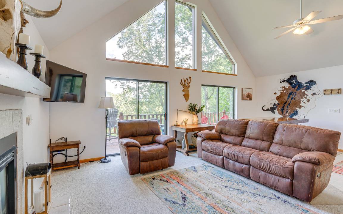 Photo of Livingroom in Upper Peachtree