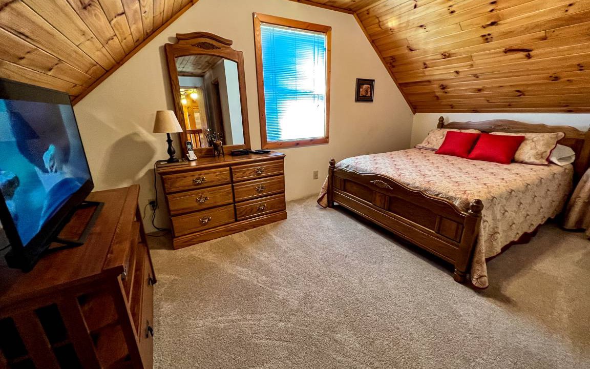 Photo of Bedroom in Grassy Creek