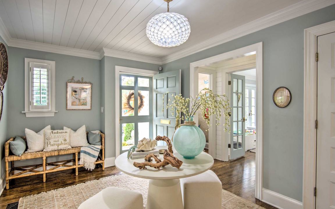 Photo of Livingroom in Wendover - Sedgewood
