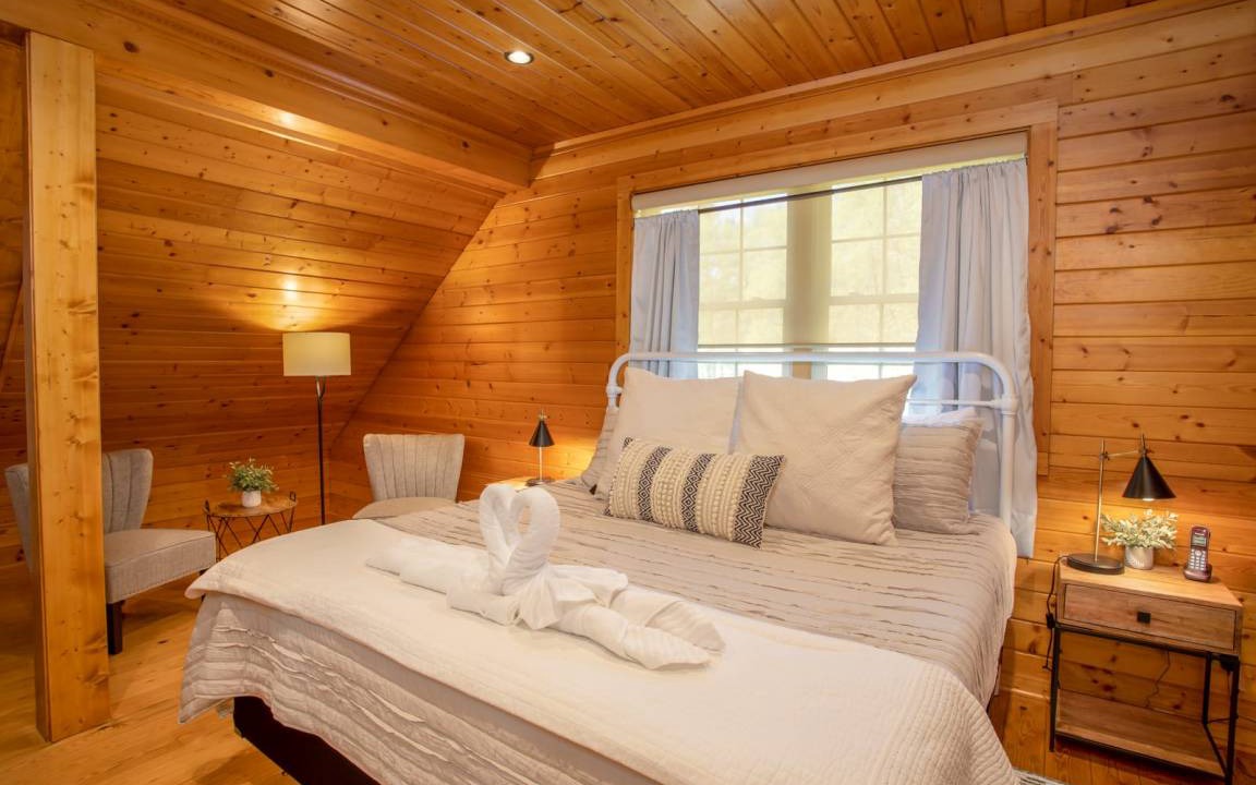 Photo of Bedroom in Apple Ridge