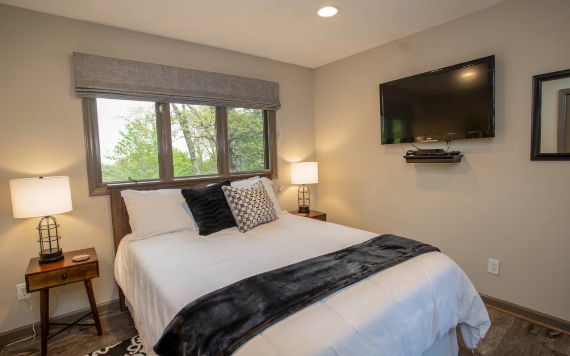 Photo of Bedroom in Seven Devils