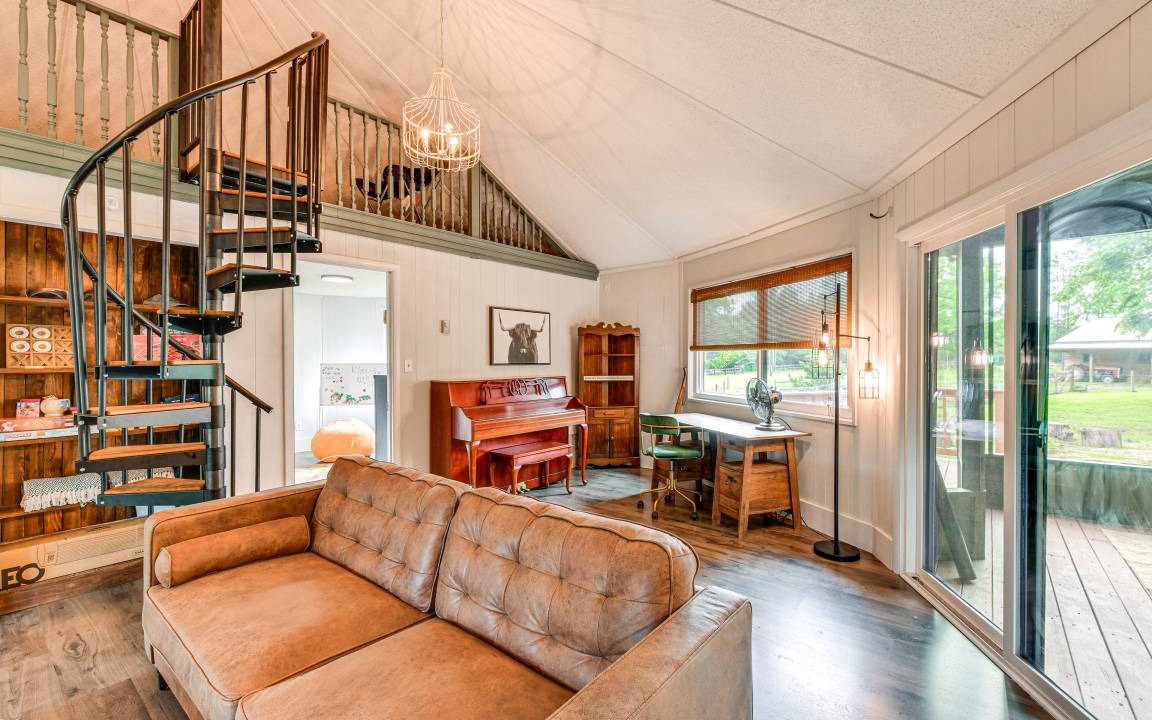Photo of Livingroom in Concord