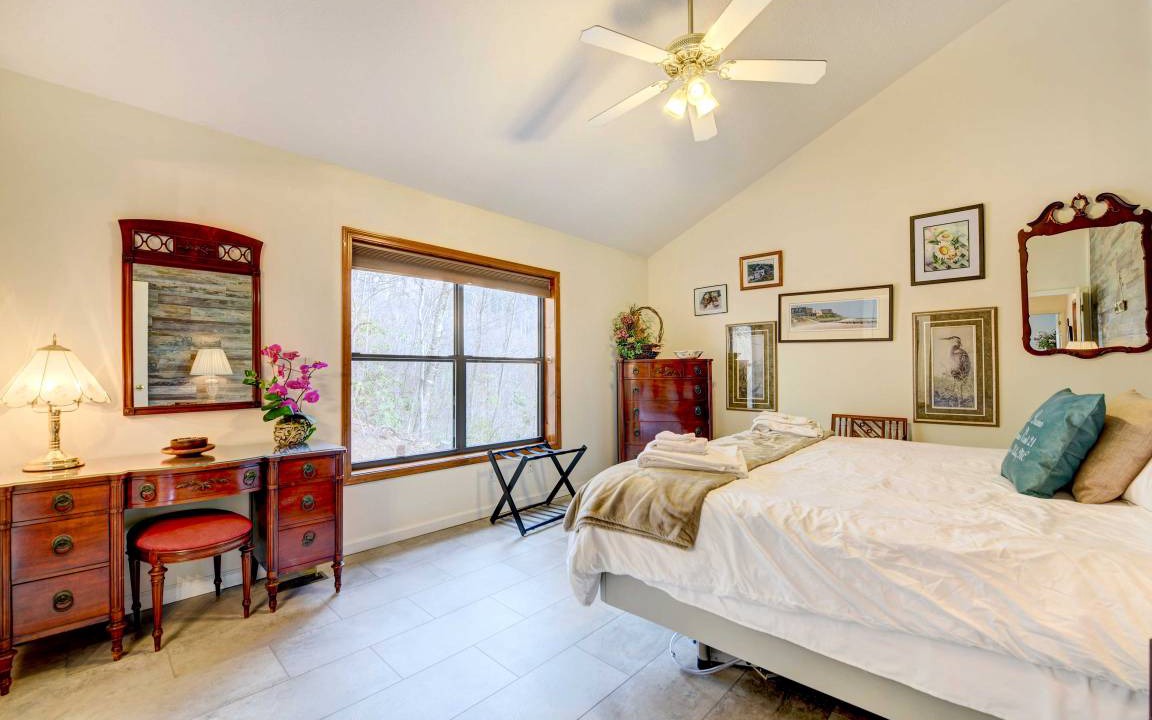 Photo of Bedroom in Maggie Valley