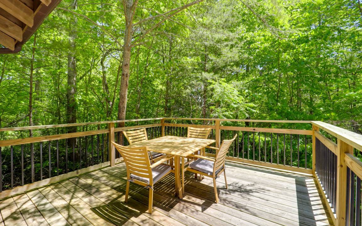 Photo of Patio Balcony in Vein Mountain