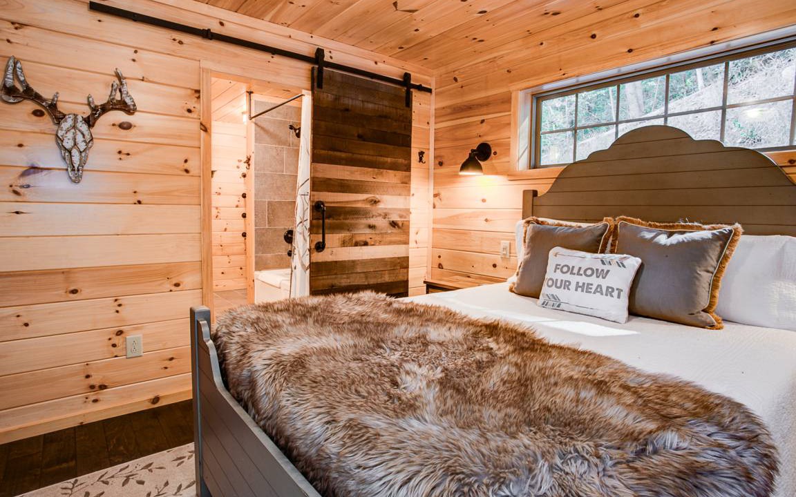 Photo of Bedroom in Saluda