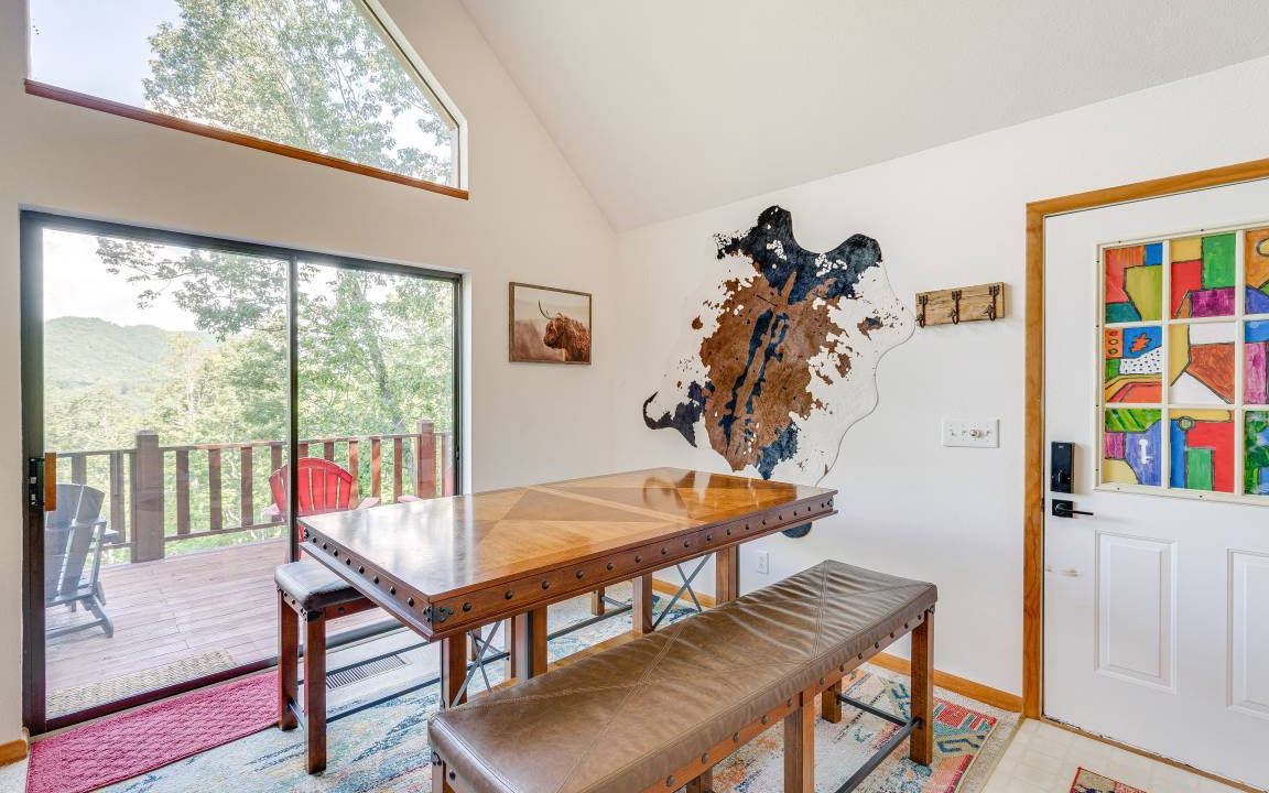 Photo of Livingroom in Upper Peachtree