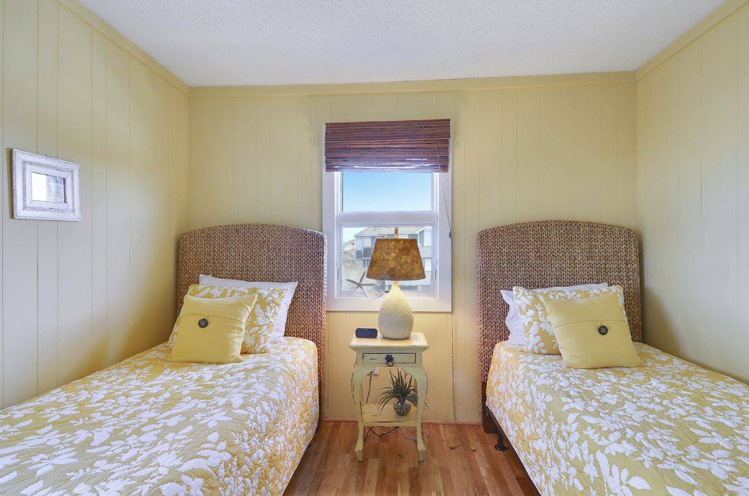 Photo of Bedroom in Whalehead Beach