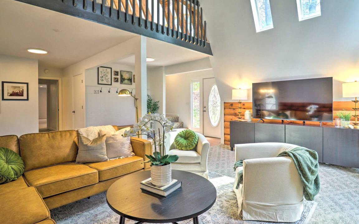 Photo of Livingroom in Brevard