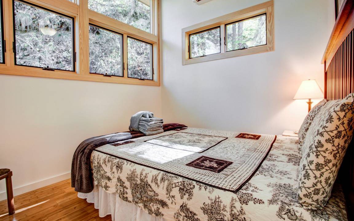 Photo of Bedroom in Marshall