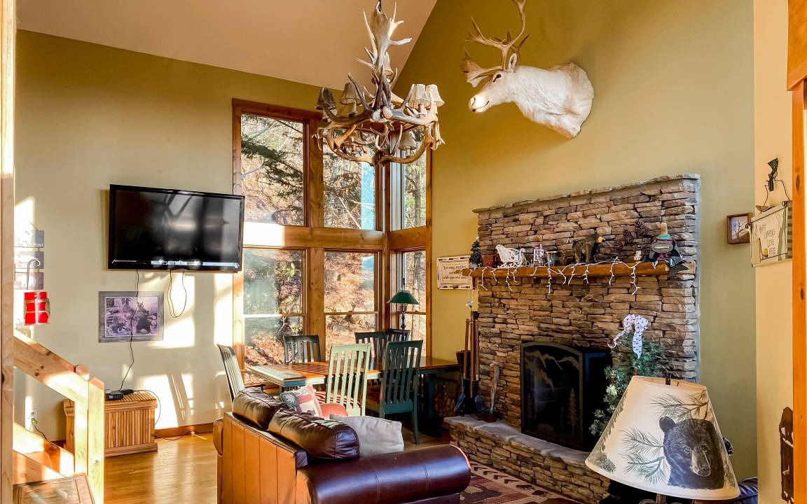 Photo of Livingroom in Cullowhee