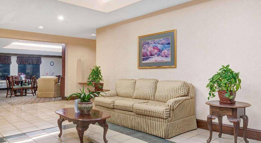 Photo of Livingroom in Haw River