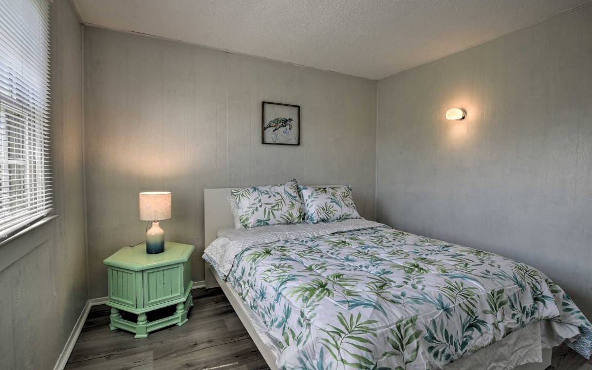 Photo of Bedroom in Oak Island