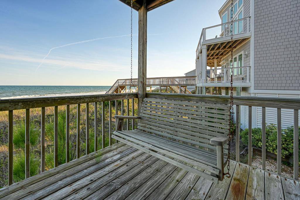 Photo of Patio Balcony in Village of Stump Sound
