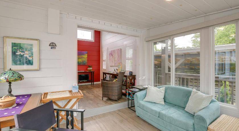 Photo of Livingroom in Upward