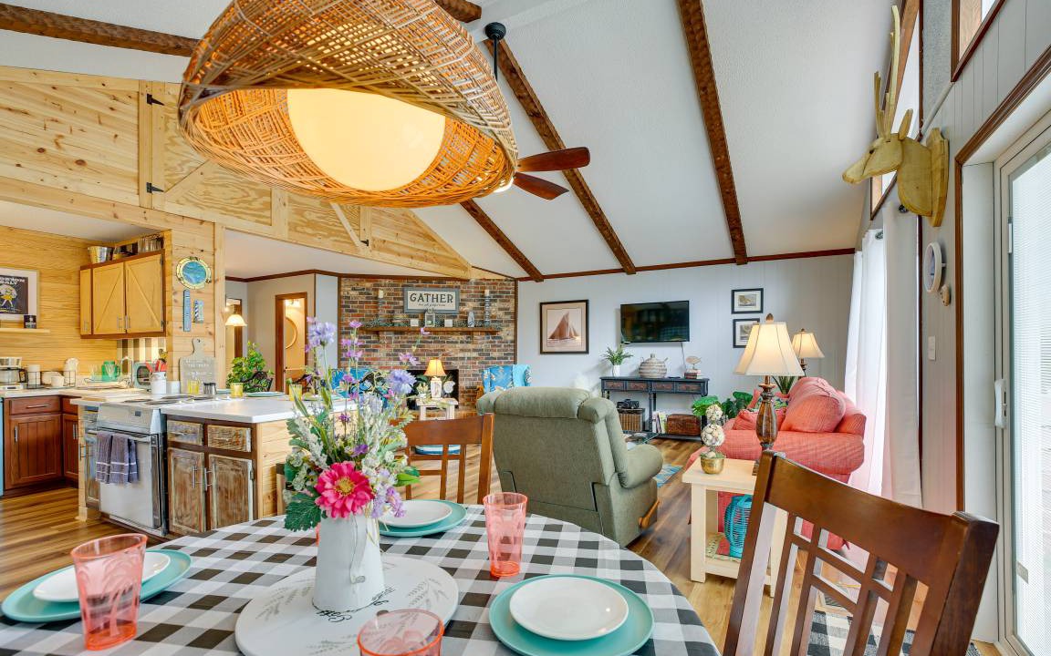 Photo of Livingroom in Tranquil Harbour
