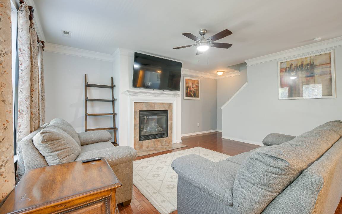Photo of Livingroom in Northeast Raleigh