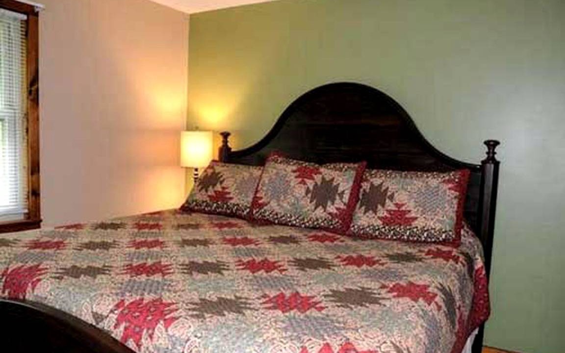 Photo of Bedroom in Robbinsville
