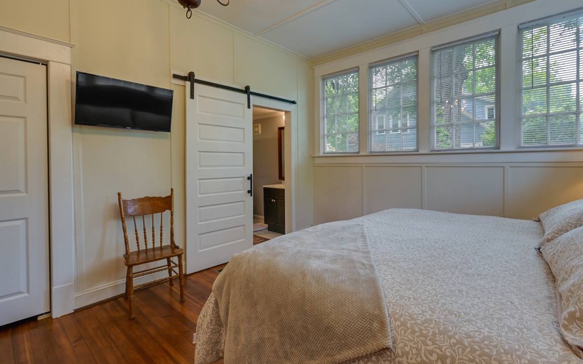 Photo of Bedroom in Lindley Park